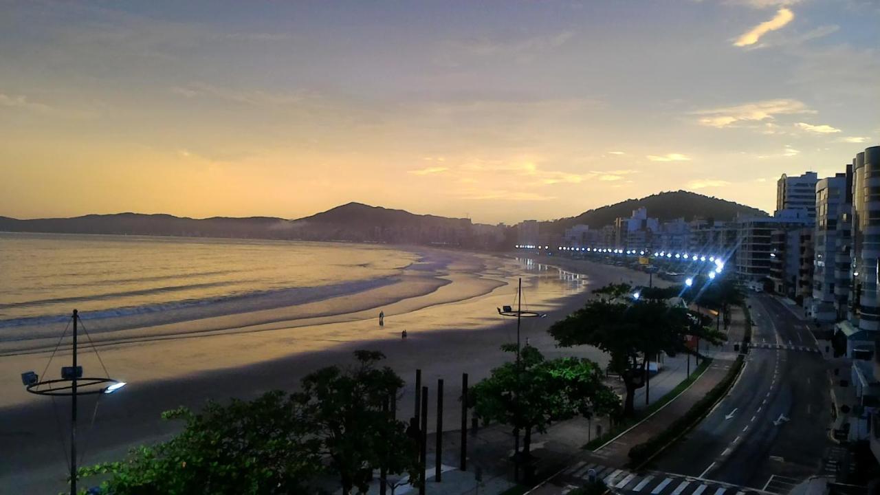 Apartamento De Cobertura Frente Para O Mar Itapema Eksteriør billede