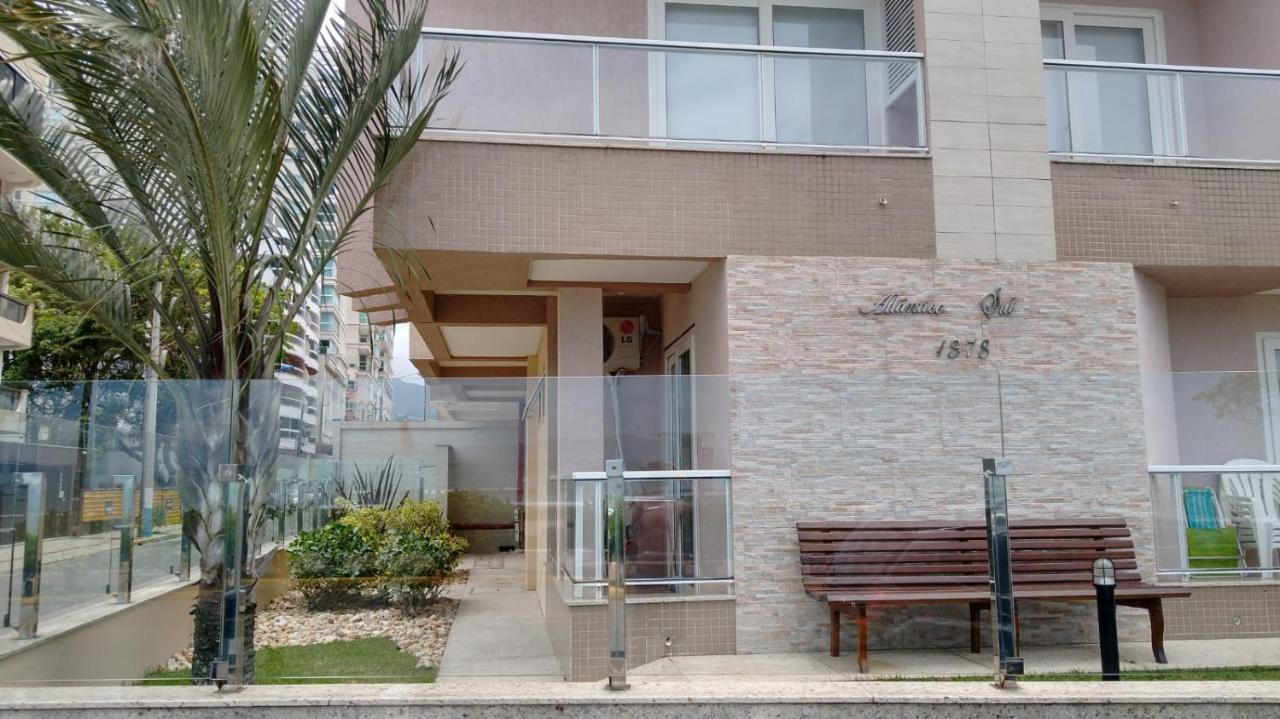 Apartamento De Cobertura Frente Para O Mar Itapema Eksteriør billede